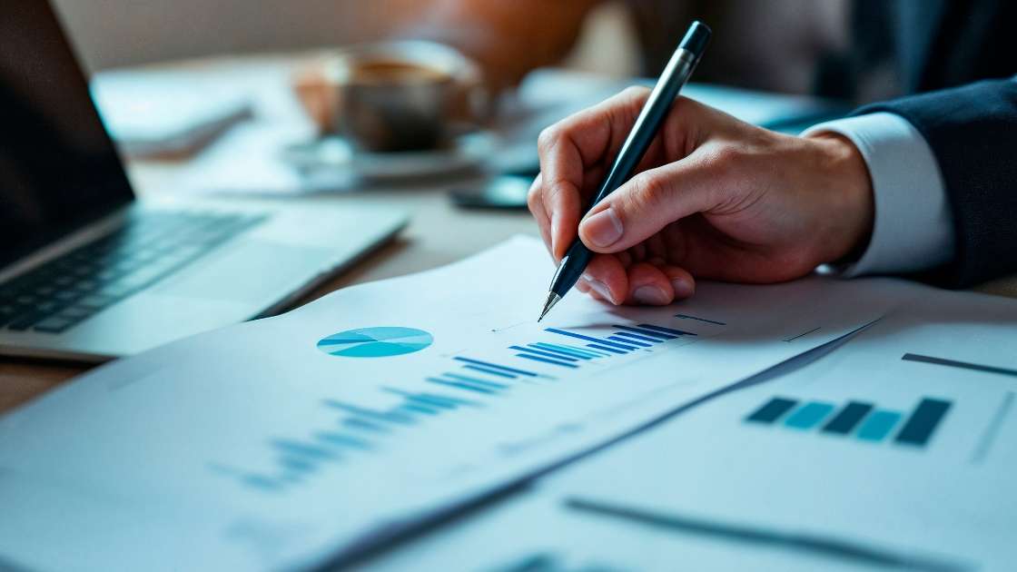 Beginner’s Guide to Common Data Analytics Interview Questions